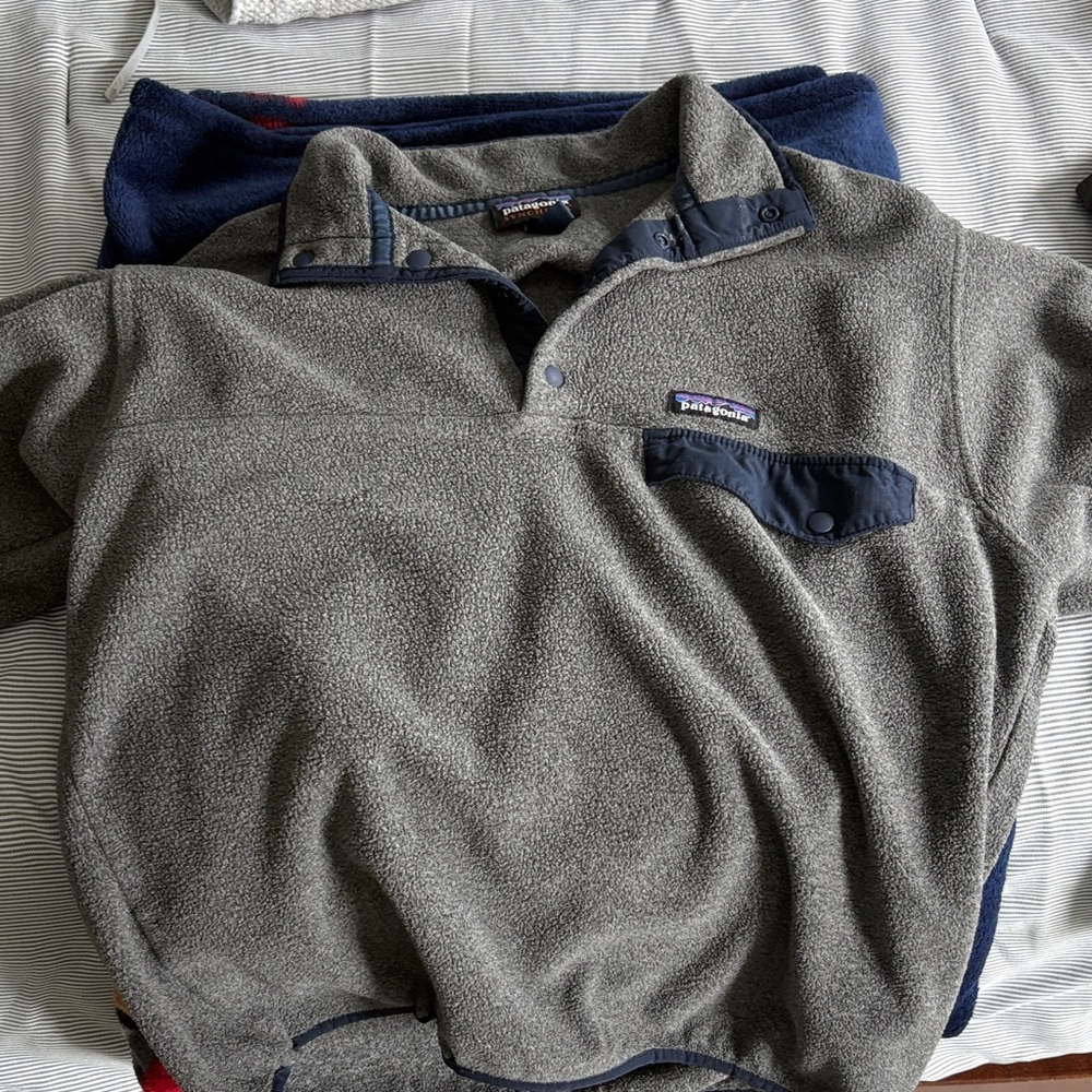 Patagonia Gray and Navy Men's Pullover